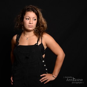 Portrait studio photographe noir et blanc Saint brieuc Christelle Anthoine
