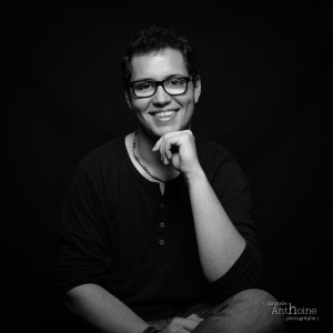 Portrait carré studio photographe noir et blanc couleur Saint brieuc Christelle Anthoine