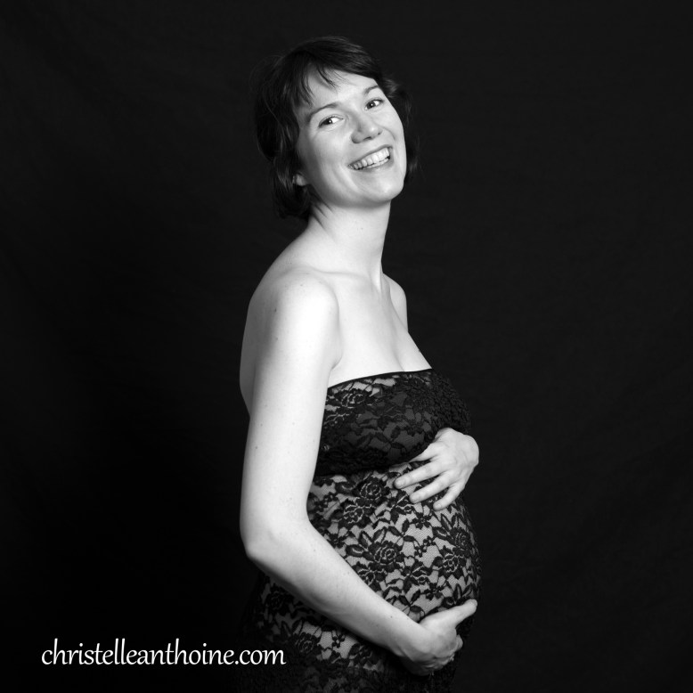 Photographe bretagne grossesse future maman femme enceinte nouveau né enfant cotes darmor